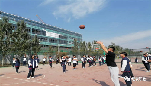 展体育课堂风采，以研促教共成长——记迁安市职教中心体育教研室优质课评比活动