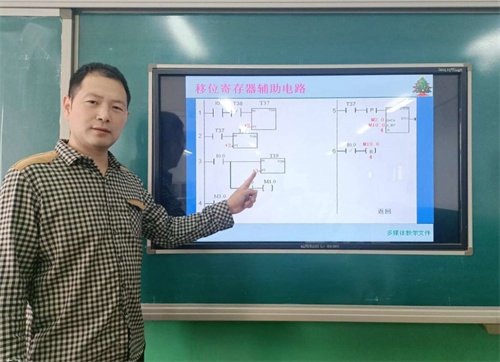 【榜样的力量】亚洲博彩网站学生技能大赛优秀指导教师系列报道（六）——张宏